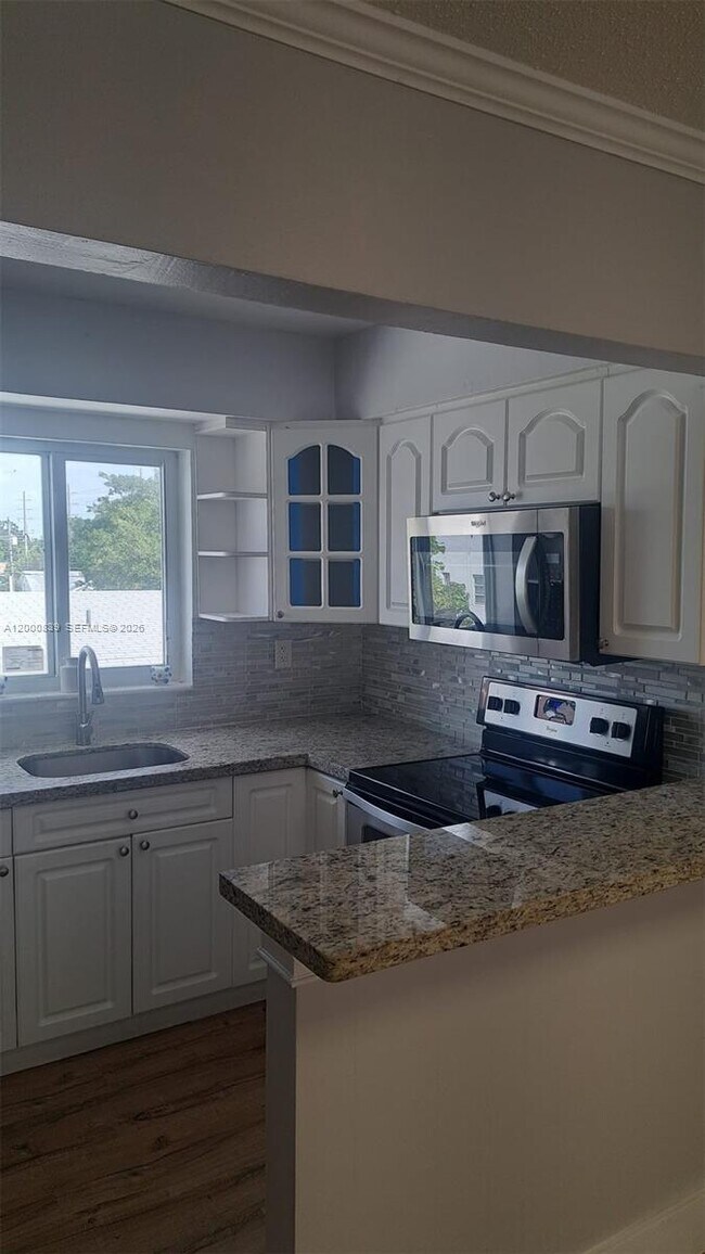 Building Photo - 2415 Lincoln St