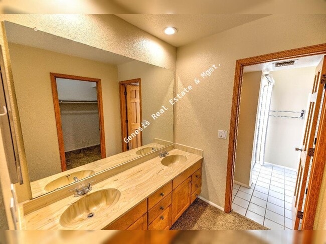 Building Photo - 4741 Calle Elegante