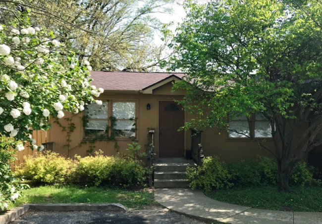 Primary Photo - 3 BEDROOM, 2 BATH HOUSE AVAIL AUG 2025, $1...