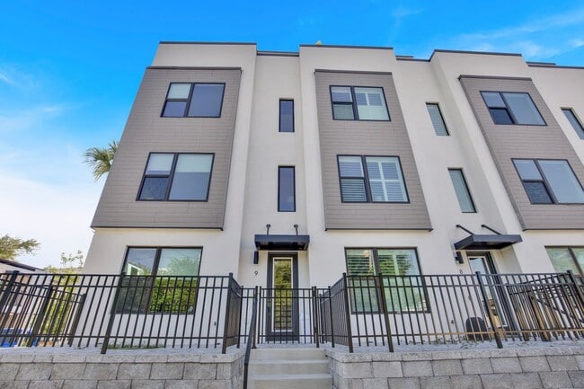 Building Photo - 2506 W Cleveland St