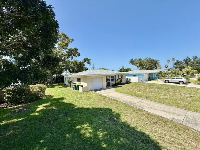 Building Photo - 14218 Sharon Dr