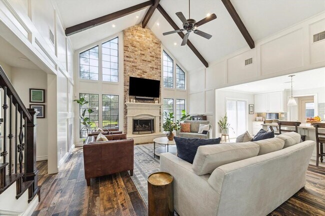 Building Photo - 6503 Hickorycrest Dr