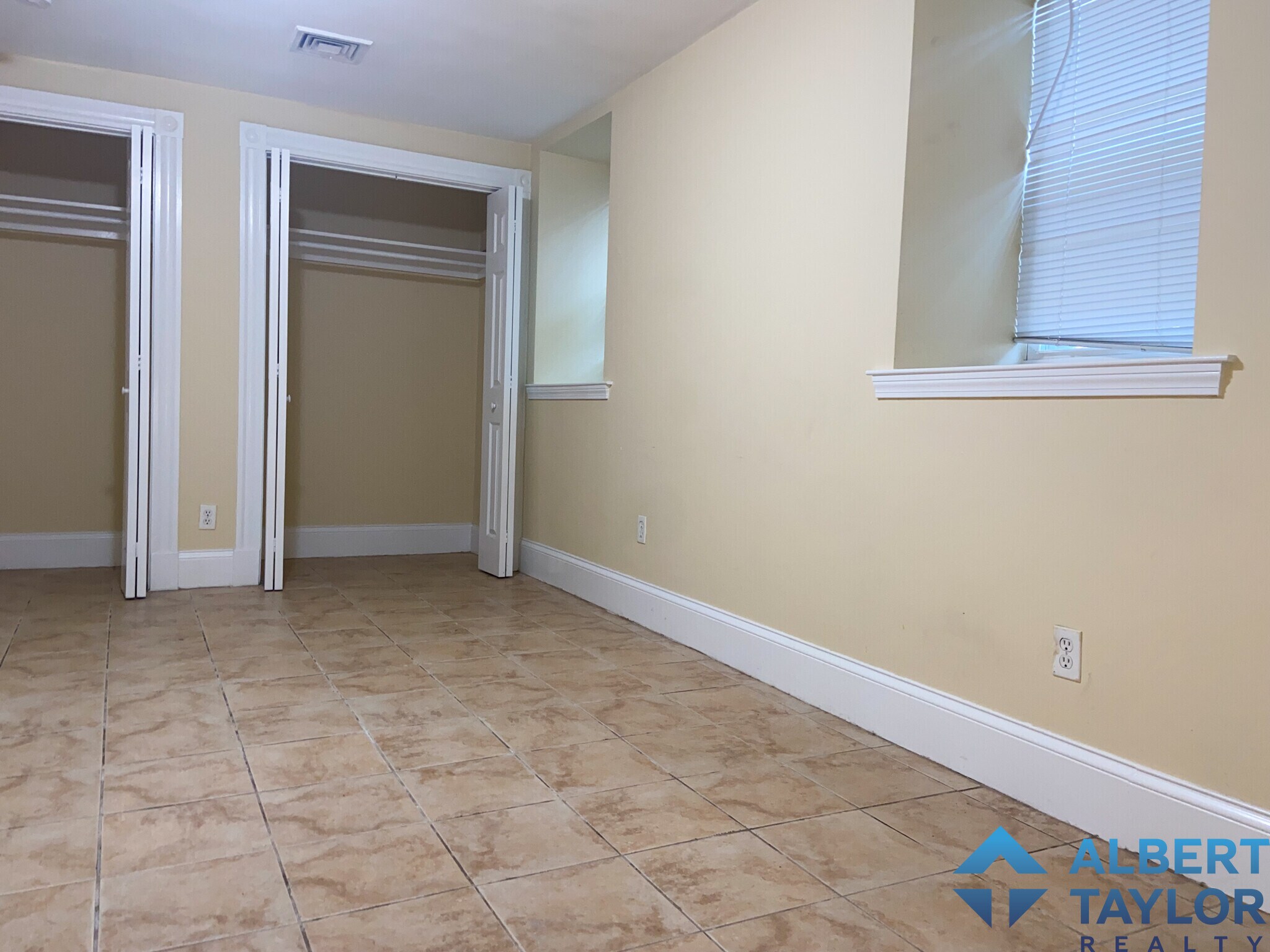 Building Photo - 19 Parker Hill Ave