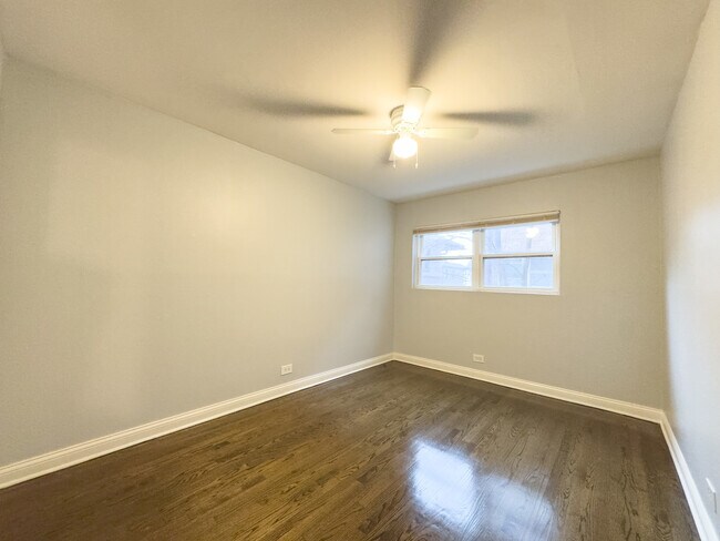 Building Photo - 6947 S Jeffery Blvd