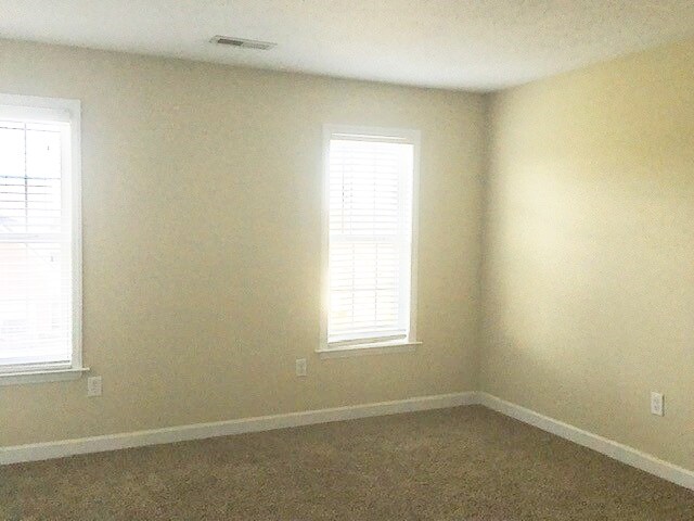 Building Photo - 4304 Southern Oak Dr
