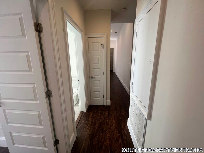 Building Photo - 1902 Washington St