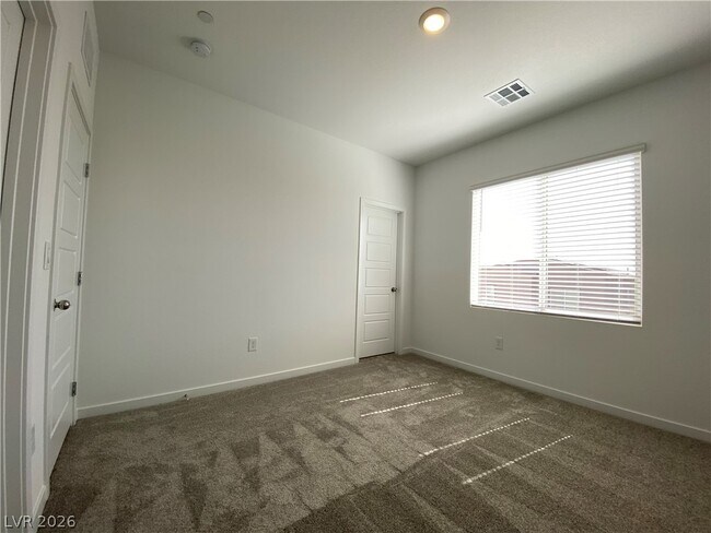 Building Photo - 9583 Noah Pointe Ave