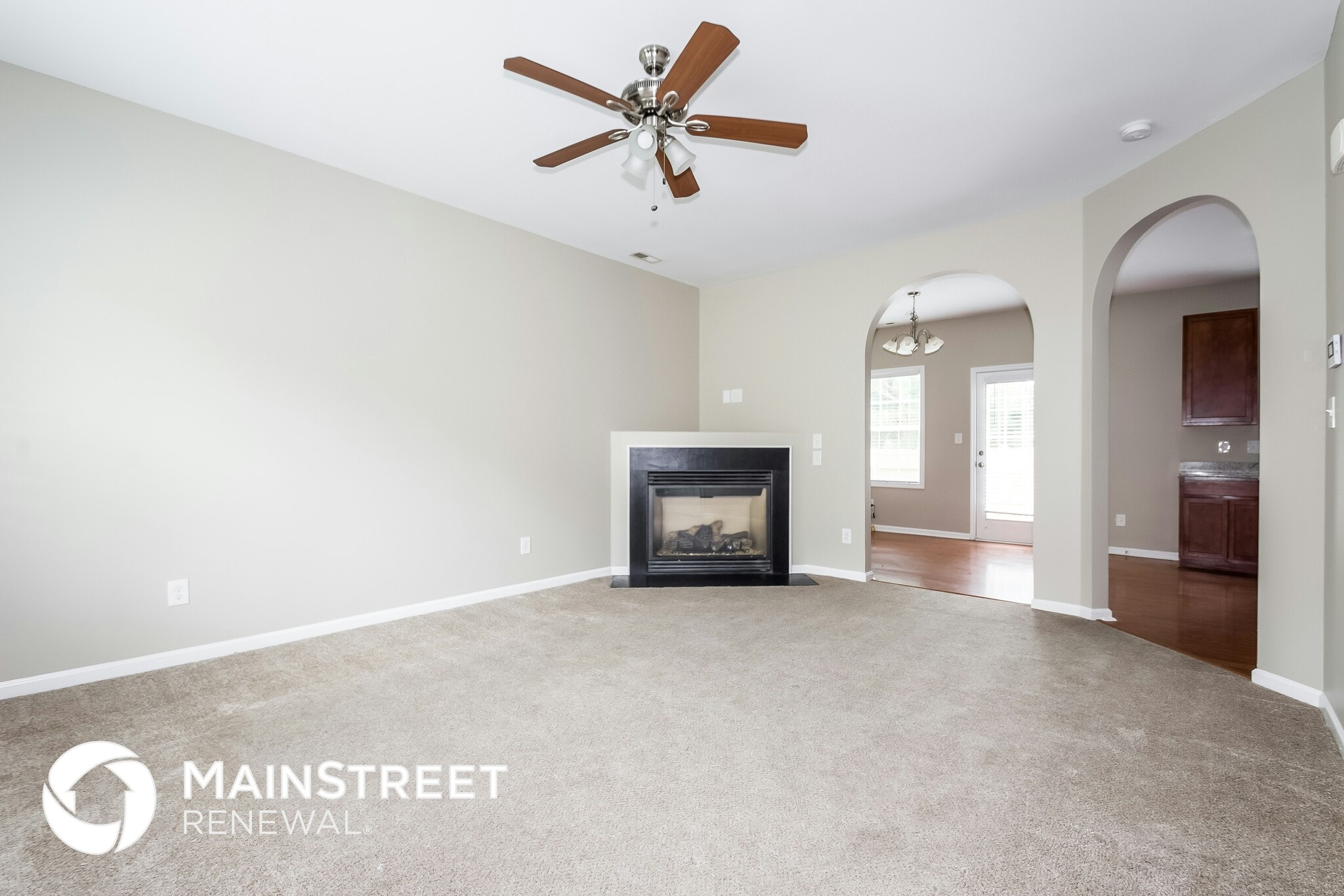 Building Photo - 811 Woodside Park Ln