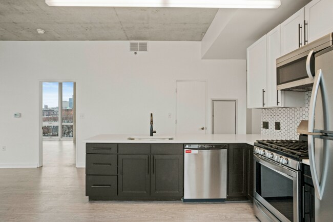 Building Photo - 1423 S State St