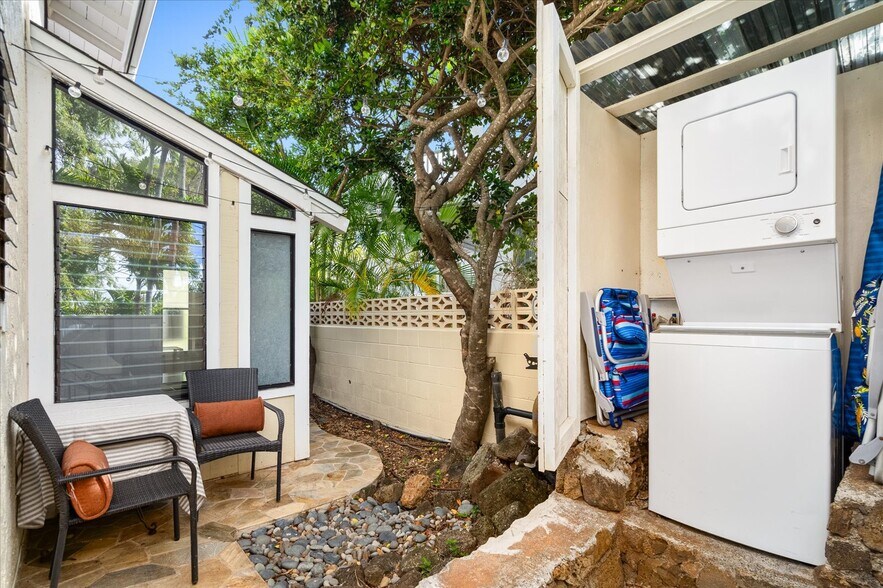 Building Photo - 7438 Mokuhano Pl