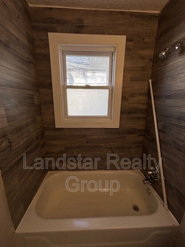 Building Photo - 3762 Parthenia Ave