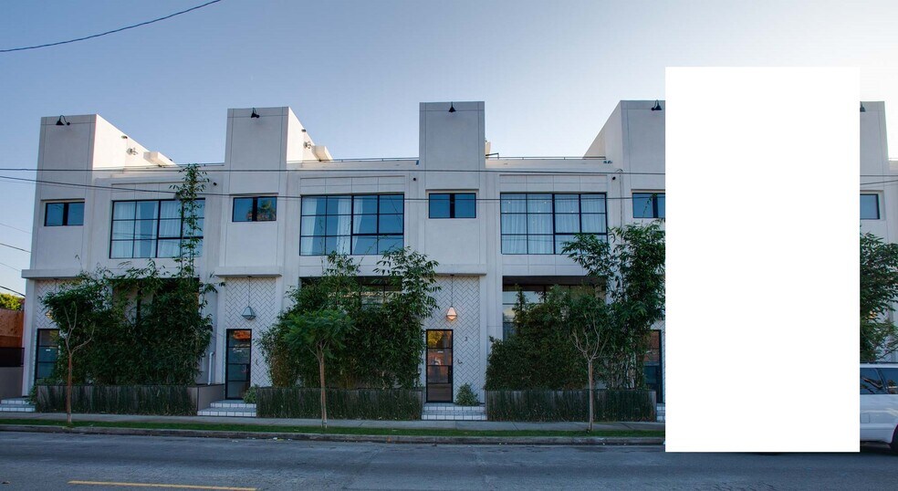 Building Photo - 1260 N Las Palmas Ave