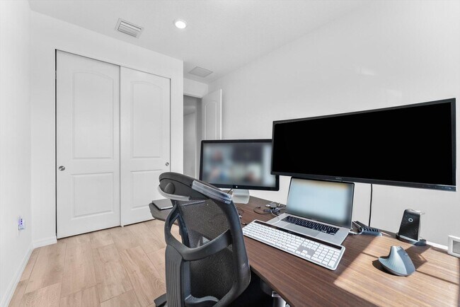 Building Photo - 4757 Roldan Ct