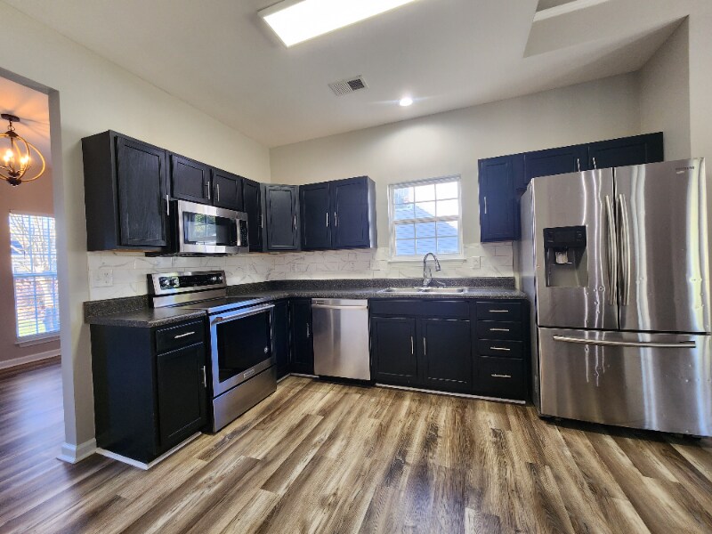 Building Photo - 383 Castleton Cir