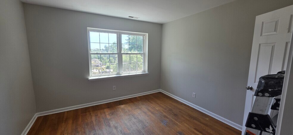 Primary Photo - 769 Sylvan Ave