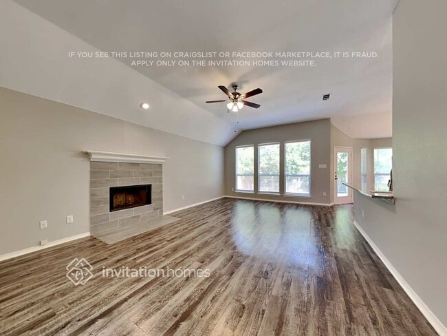 Building Photo - 221 Mulberry Ln