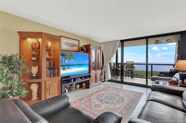 Building Photo - 10410 S Ocean Dr