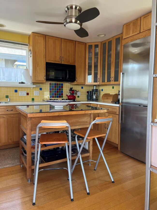 Building Photo - Furnished Sausalito Houseboat- Available I...