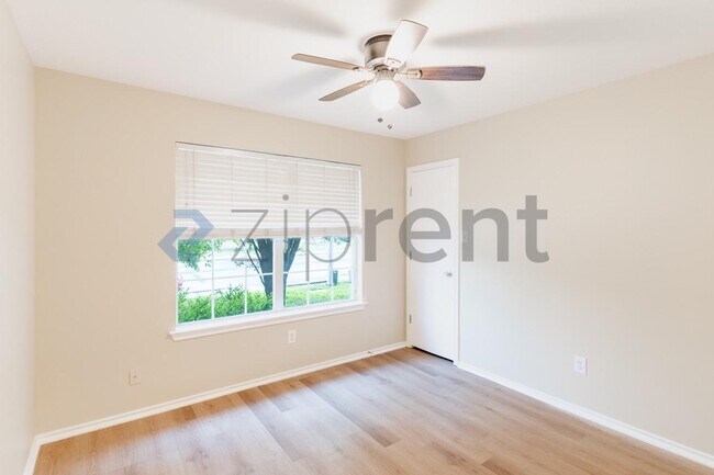 Building Photo - 419 Indian Meadow Dr