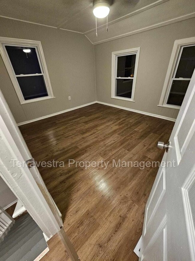 Building Photo - 2 Bed in Millville! Single family