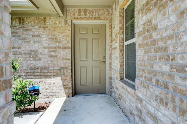 Building Photo - 7000 Crestone Rd