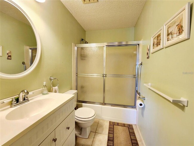 Building Photo - 552 Fairways Dr