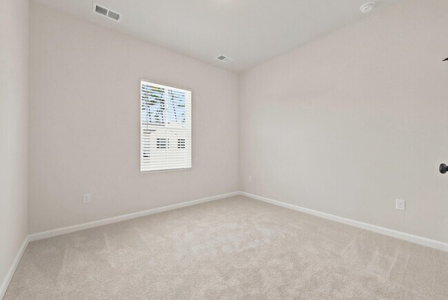 Building Photo - 605 Southwind Way