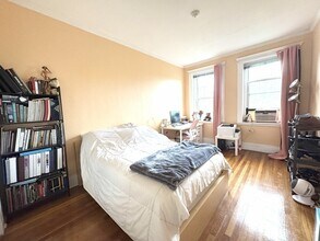 Building Photo - 382 Riverway