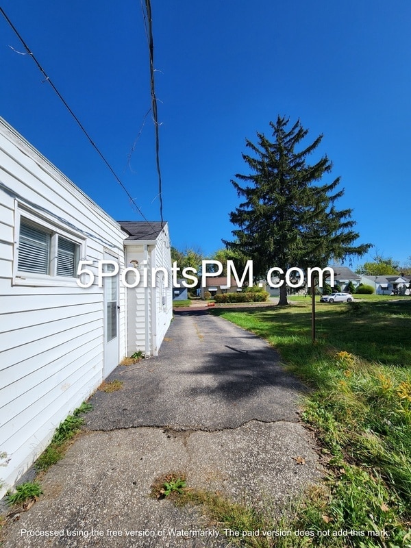 Building Photo - 4424 E 158th St