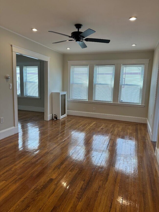 Building Photo - 78 Harriet St