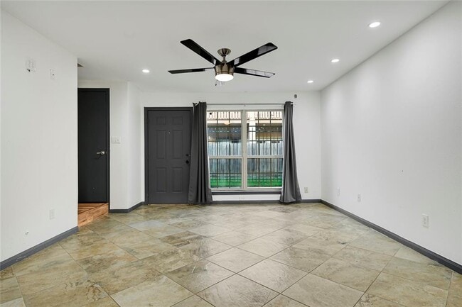 Building Photo - 4960 Milwee St