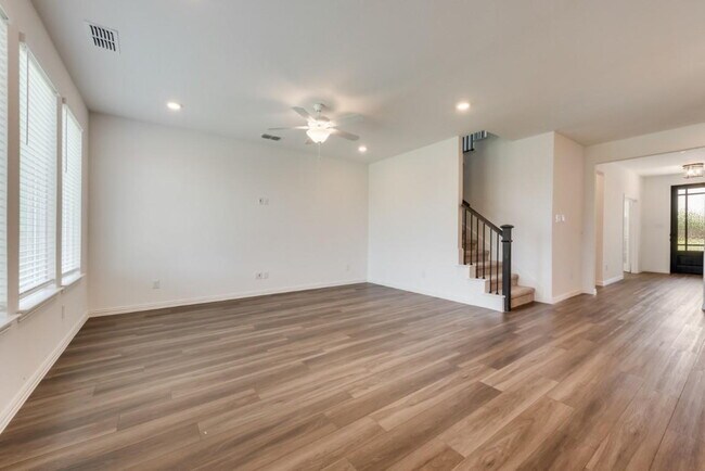 Building Photo - 2404 Swallowtail St