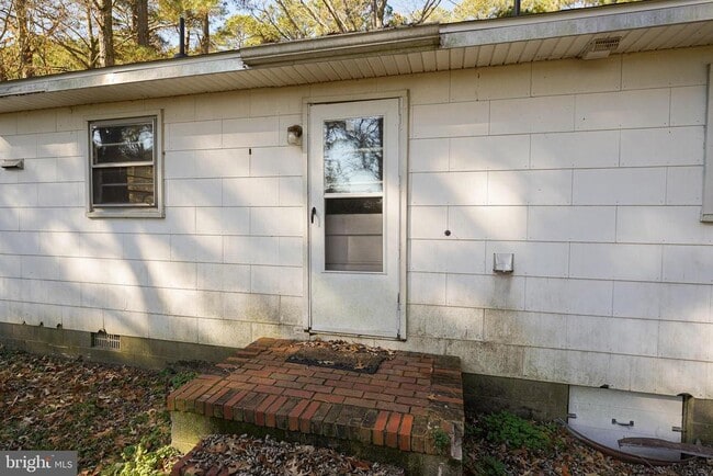 Building Photo - 5643 Rip Wil Dr