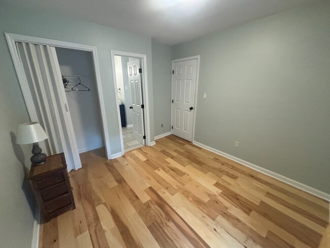 Building Photo - Room in House on Tall Rock Ct