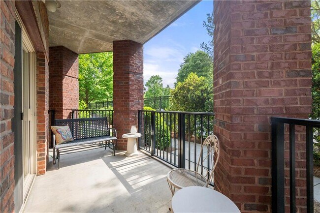 Building Photo - 200 River Vista Drive