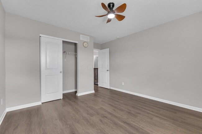 Building Photo - 2390 Glenvale Dr