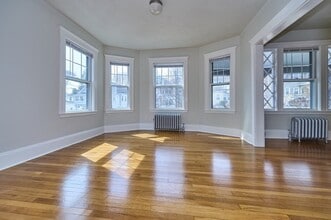 Building Photo - 125 Winsor Ave