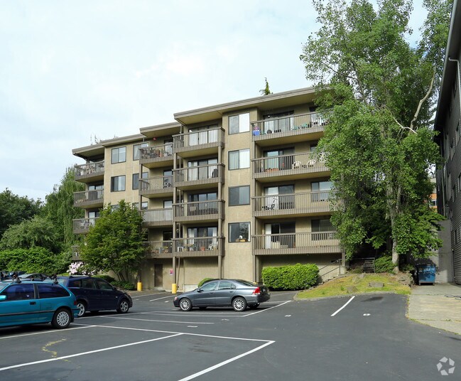 Building Photo - Holly Terrace