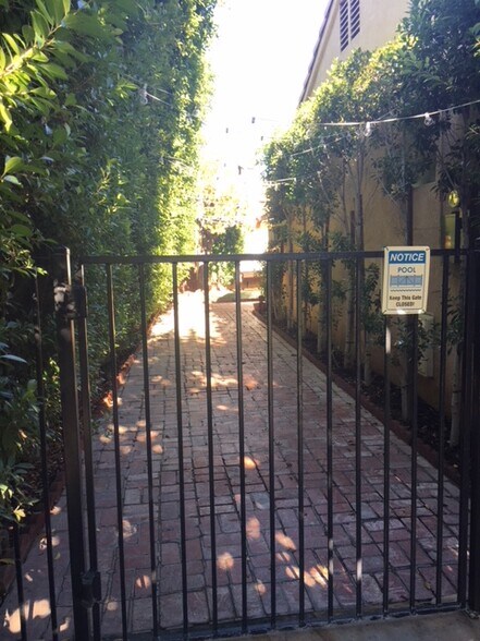 Gated property for extra security and safety - 68820 Risueno Road