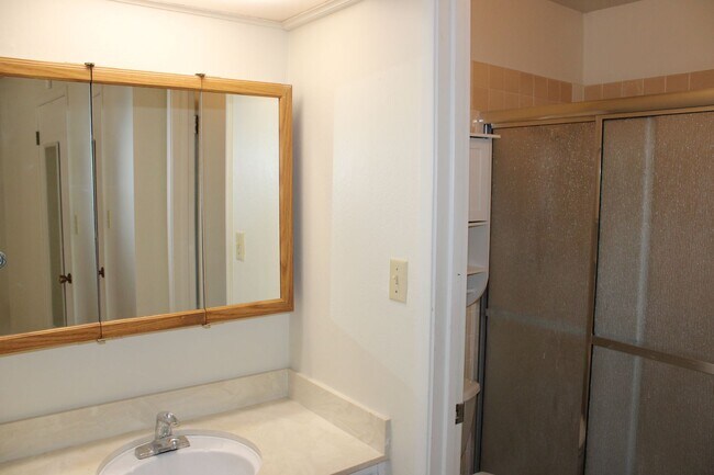 Building Photo - 6351 Chapel View Ln