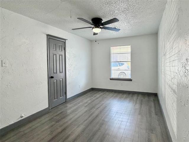 Building Photo - 2526 Louise St