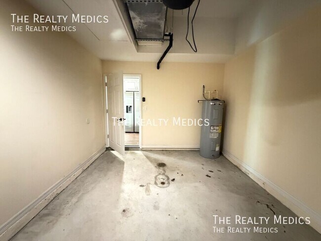 Building Photo - 2574 SW 164th Street Rd