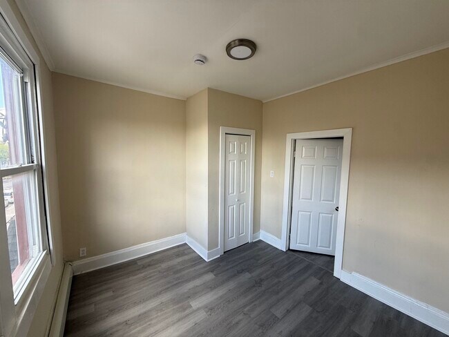 Building Photo - 89 Bostwick Ave