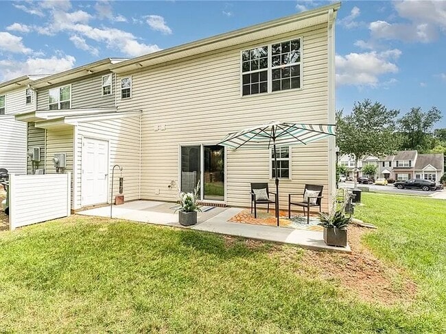 Building Photo - 660 Grasswren Way