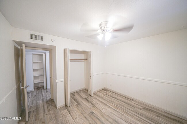 Building Photo - 9315 E Dallas St