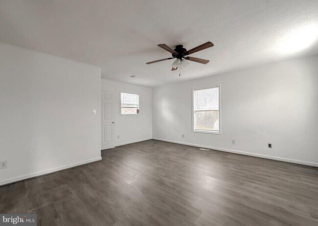 Building Photo - 35972 Washington Ave