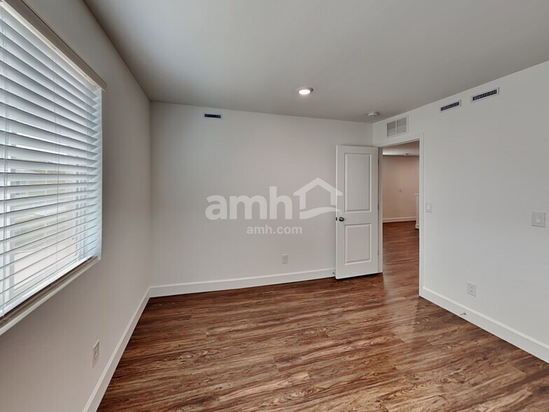 Building Photo - 9158 Ribbon Mdw Ct