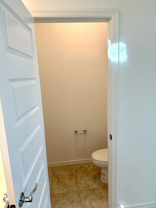Building Photo - Fantastic 10 month new Taylor Morrison hom...