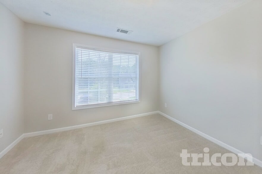 Building Photo - 315 Avonlea Dr