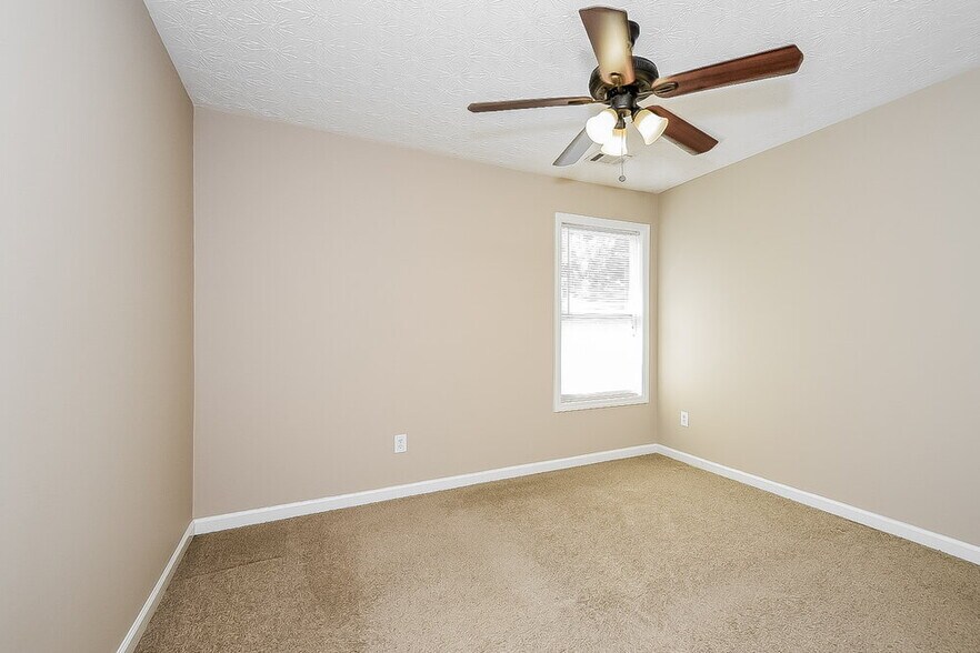 Building Photo - 934 Gardenia Curve
